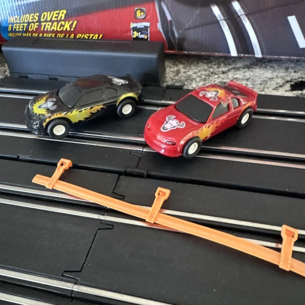 Toys R Us Fast Lane Speedy Racer Slot Car Race Track Set W/2‎ Tuner Style Cars